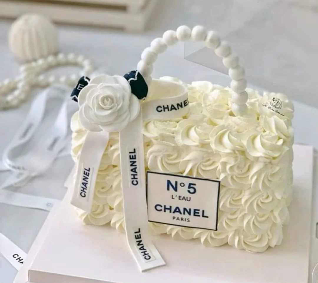 Jaytal House Of Cake Rossette Channel Handbag Cake